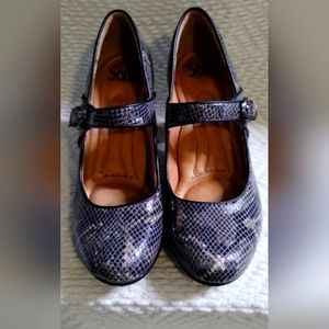Sofft comfort by design snake skin front buckle heels. Size 7 M